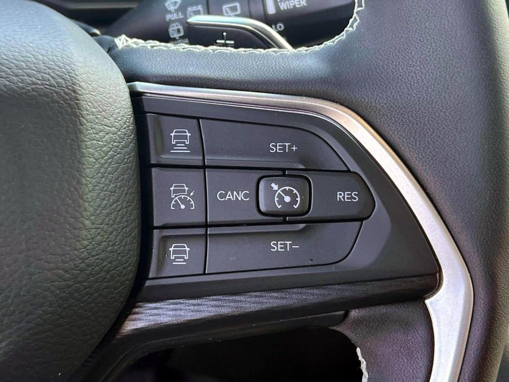 Certified 2025 Jeep Grand Cherokee L Altitude AWD/4WD image 23