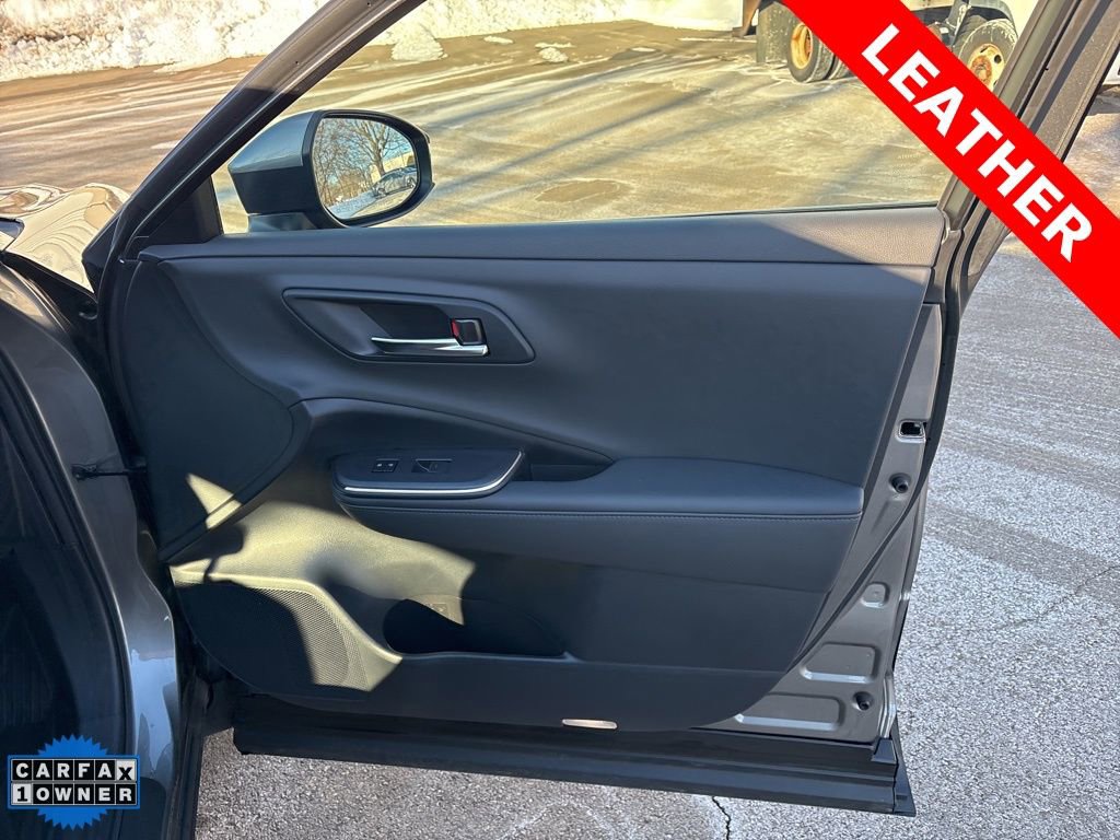 Used 2023 Toyota Crown Limited image 8