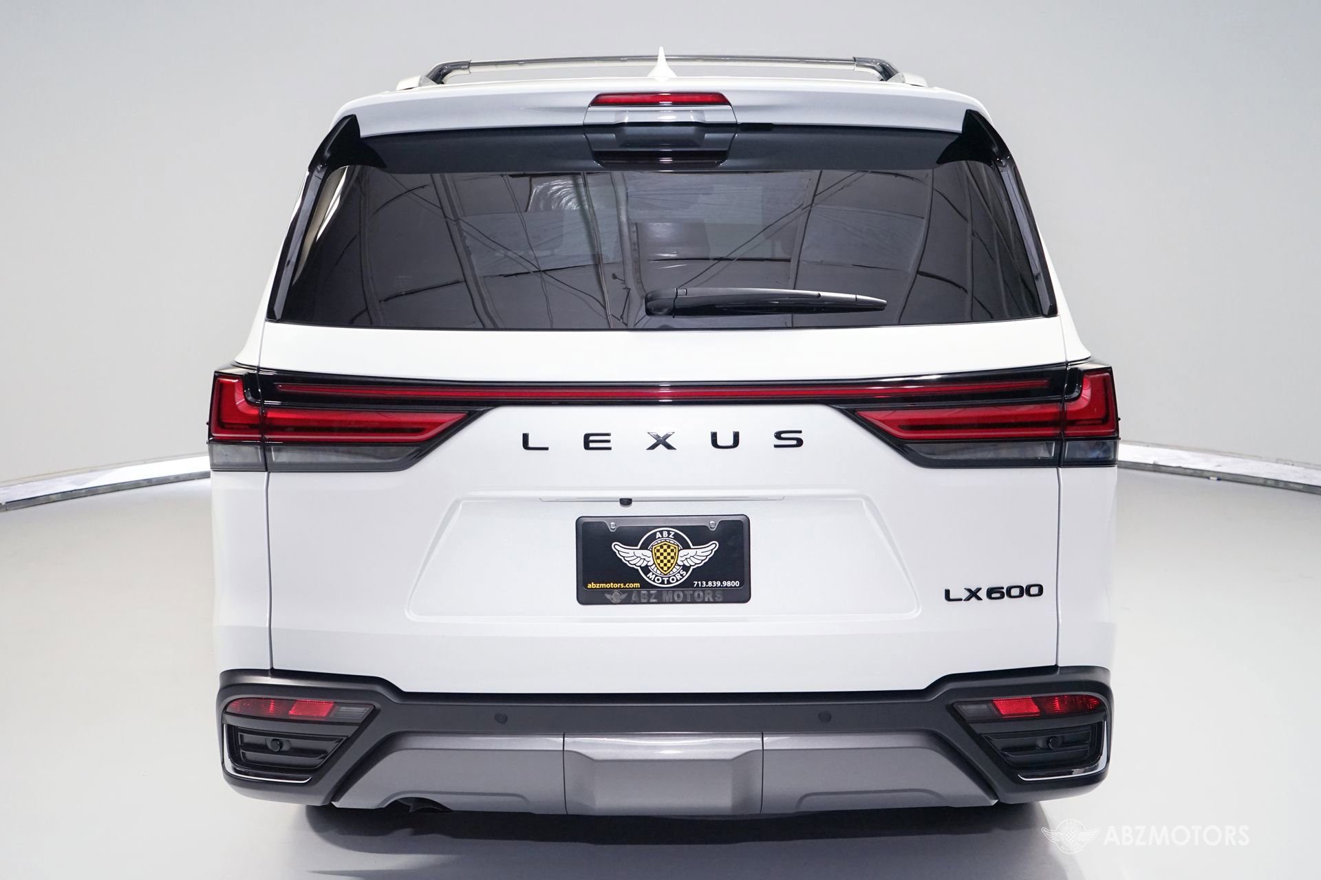 Used 2024 Lexus LX 600 4WD w/ Luxury Package image 8