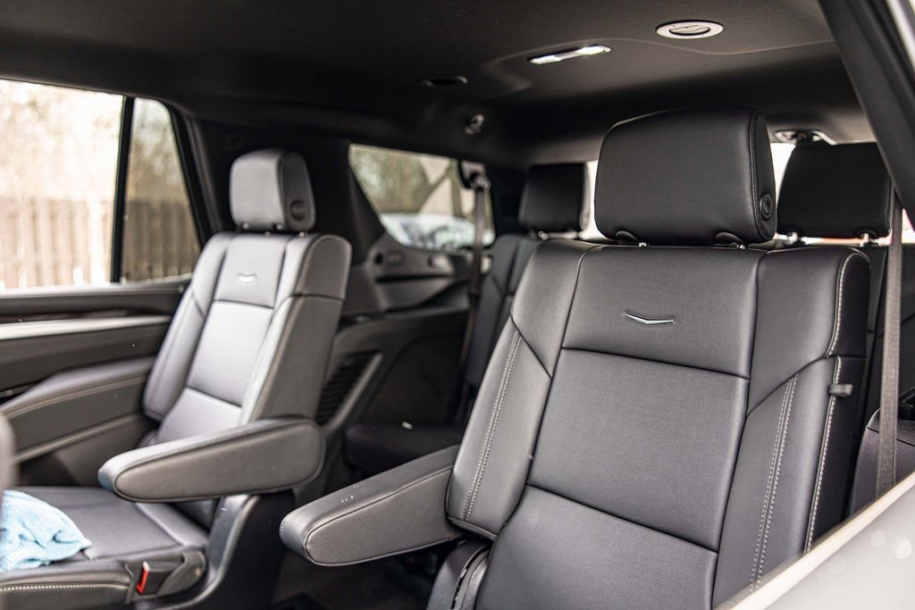 Used 2025 Cadillac Escalade Luxury image 34