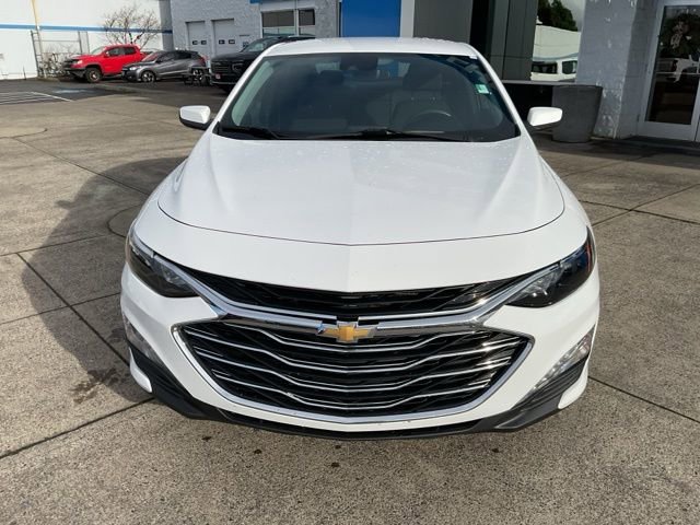 Used 2024 Chevrolet Malibu LT image 3