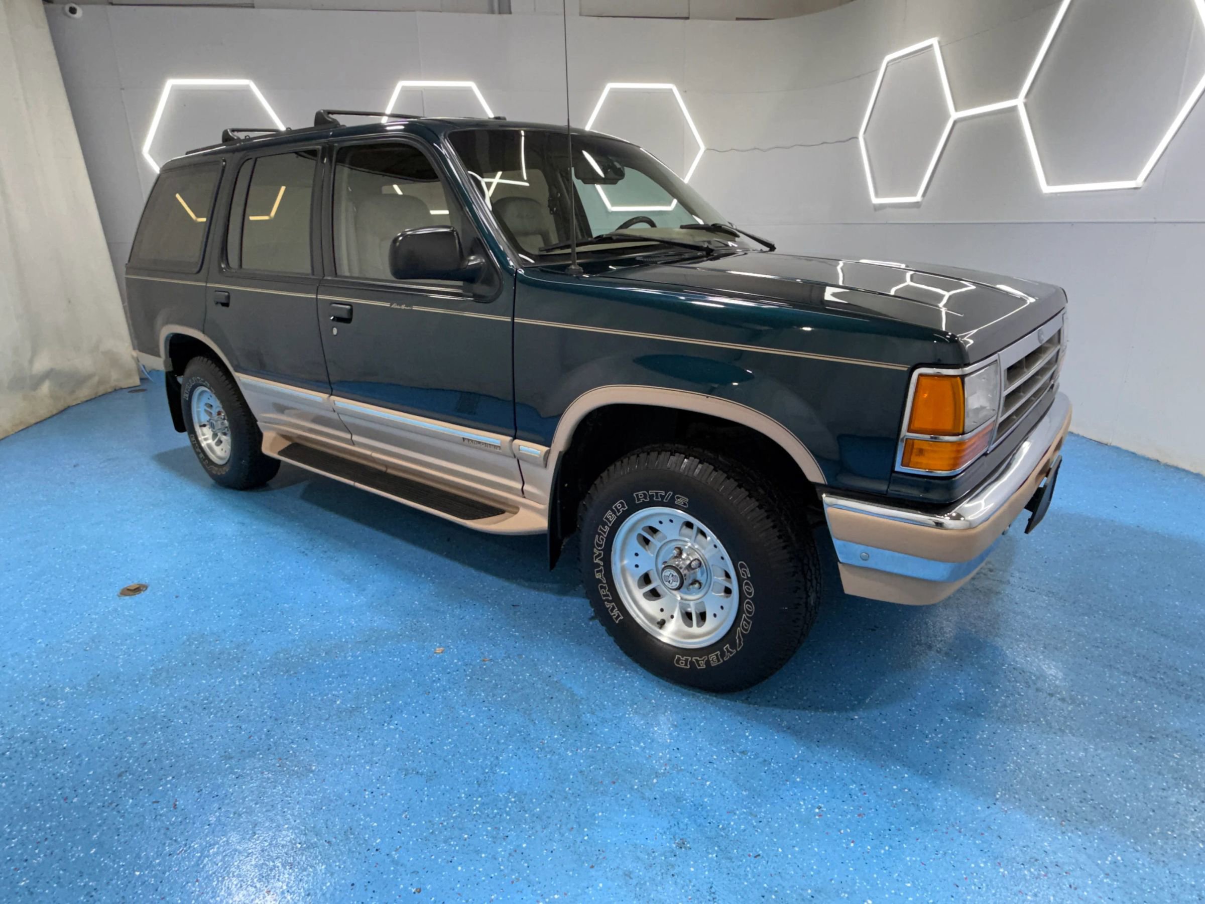 Used 1994 Ford Explorer 4WD 4-Door image 5