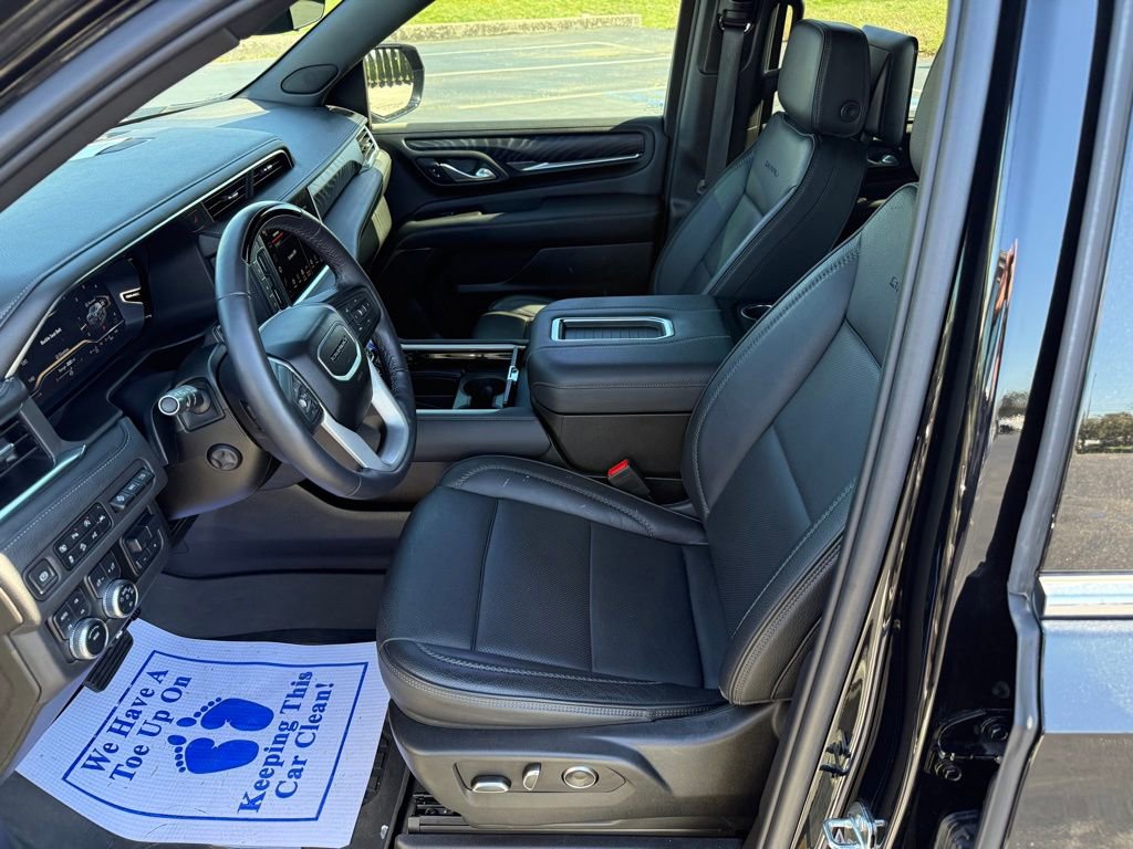 Used 2024 GMC Yukon XL Denali w/ Advanced Technology Package image 13