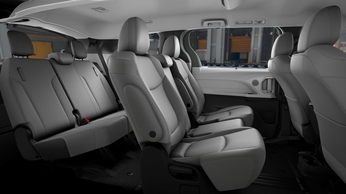New 2026 Toyota Sienna LE FWD image 24