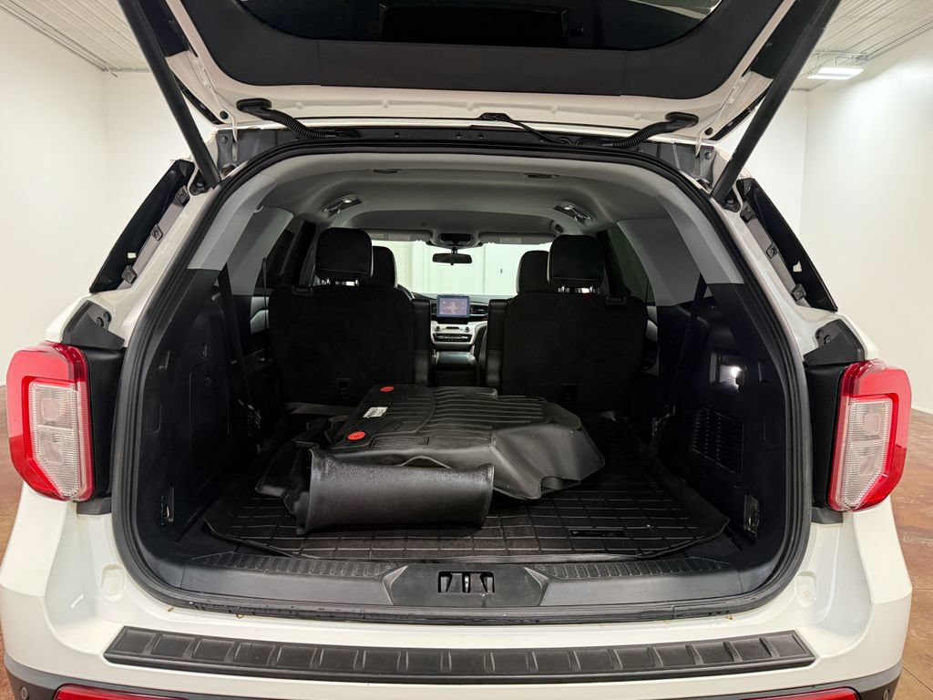 Used 2022 Ford Explorer XLT w/ Equipment Group 202A AWD/4WD image 72