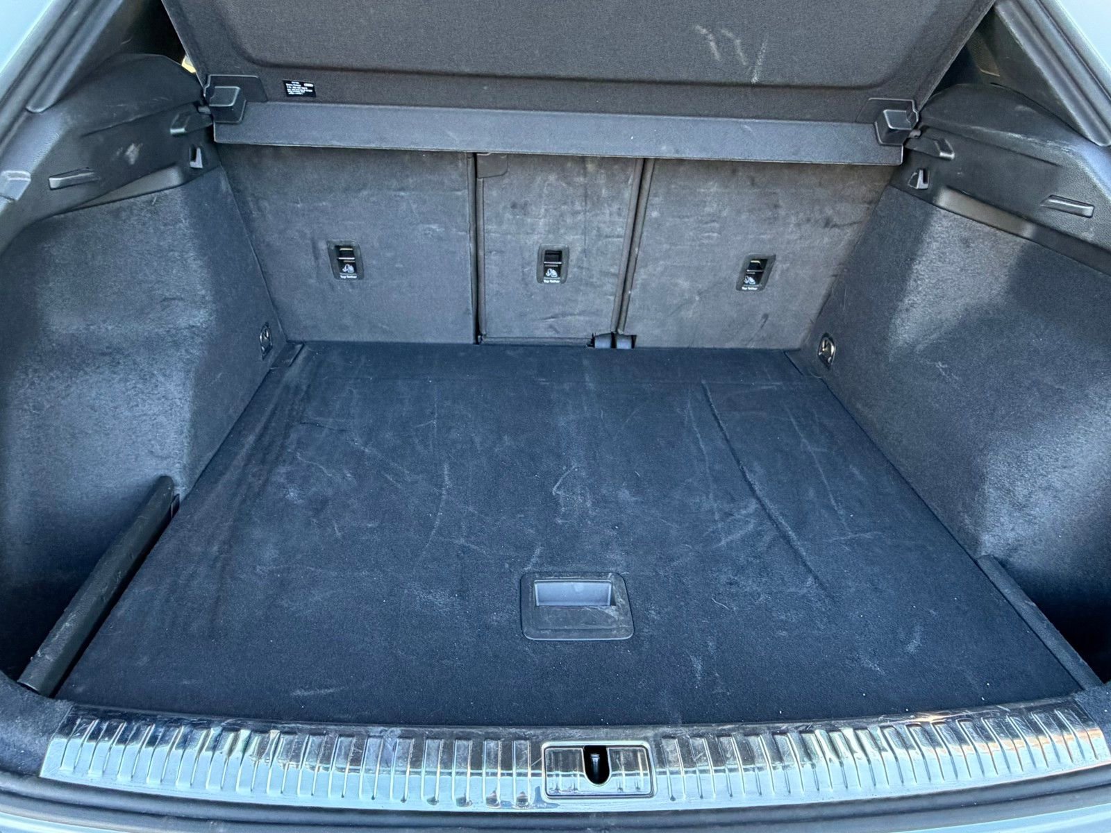 Used 2025 Audi Q3 2.0T Premium image 29