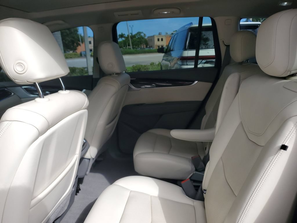 Certified 2023 Cadillac XT6 Premium Luxury w/ Technology Package FWD image 14