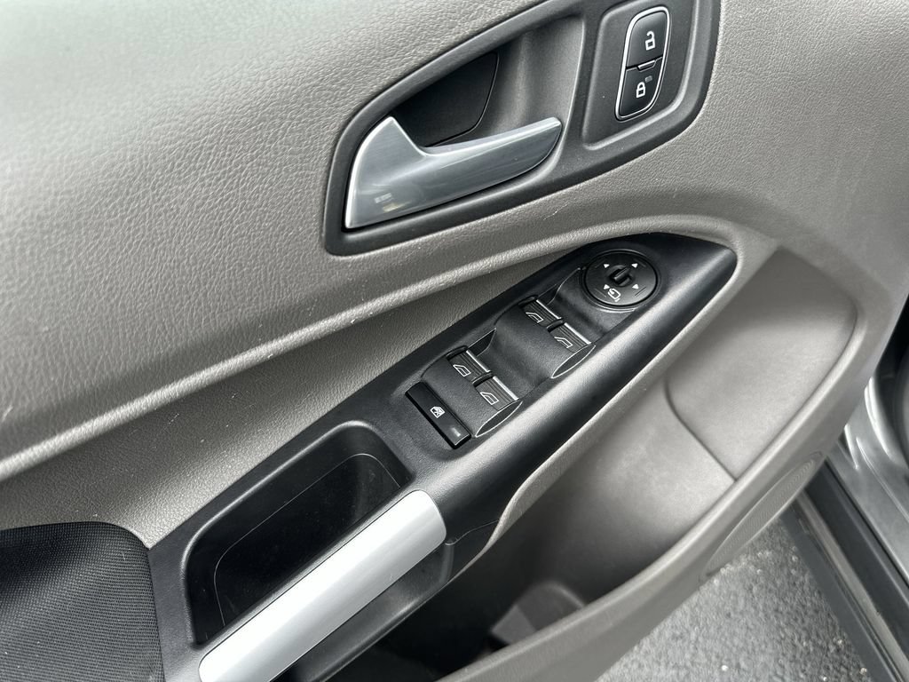 Used 2023 Ford Transit Connect XLT FWD image 19