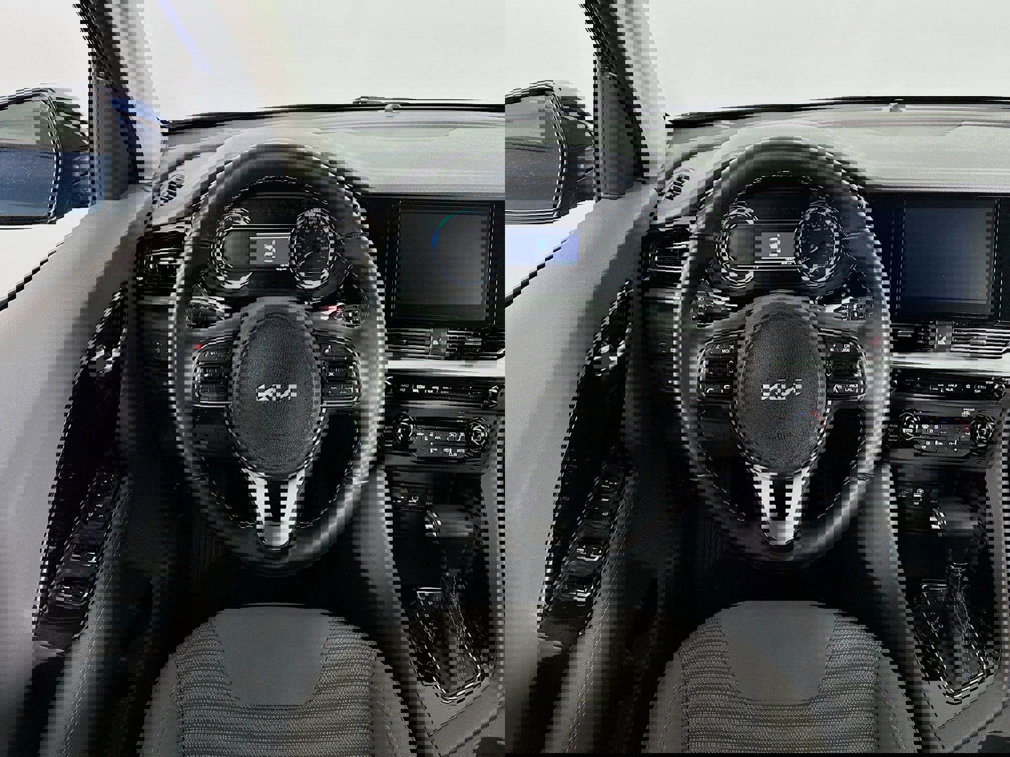 Used 2022 Kia Niro LXS image 22