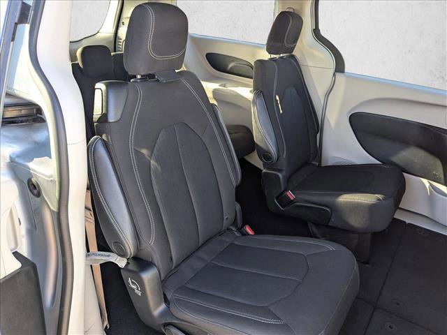 Used 2022 Chrysler Voyager LX image 20