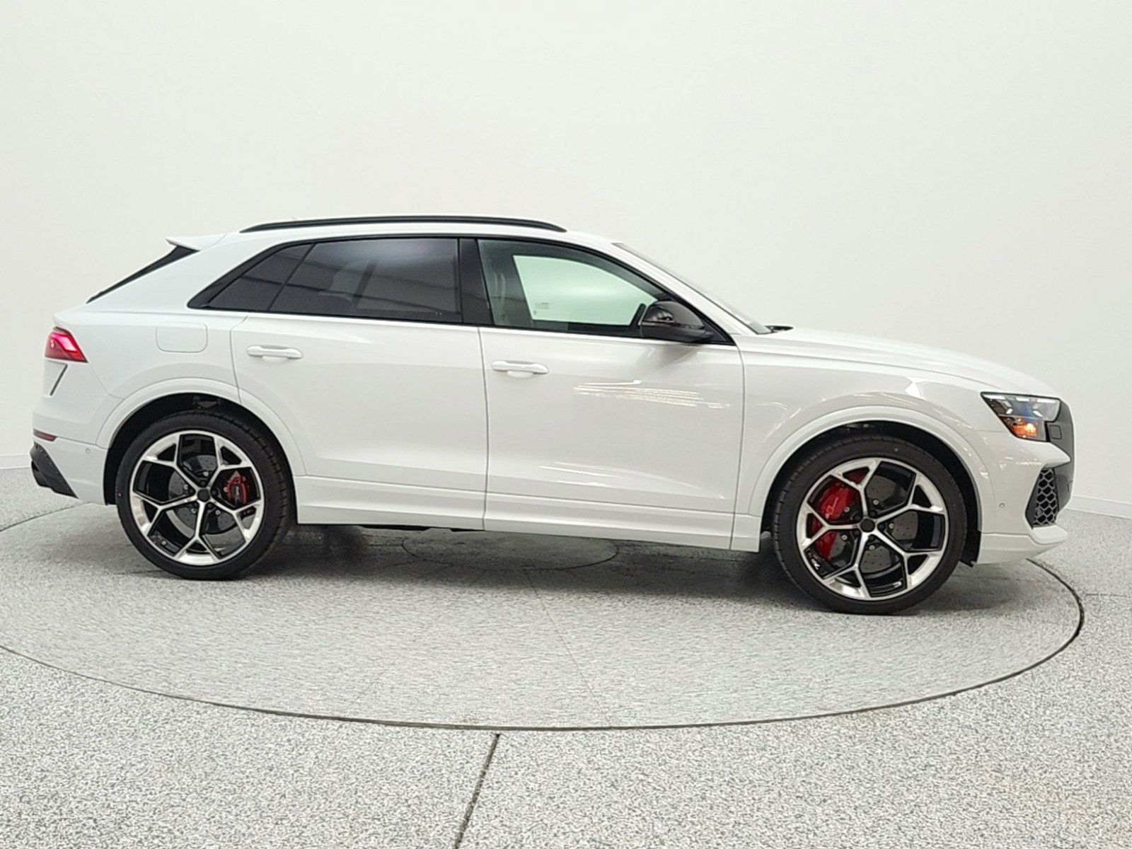 New 2026 Audi RS Q8 performance image 4
