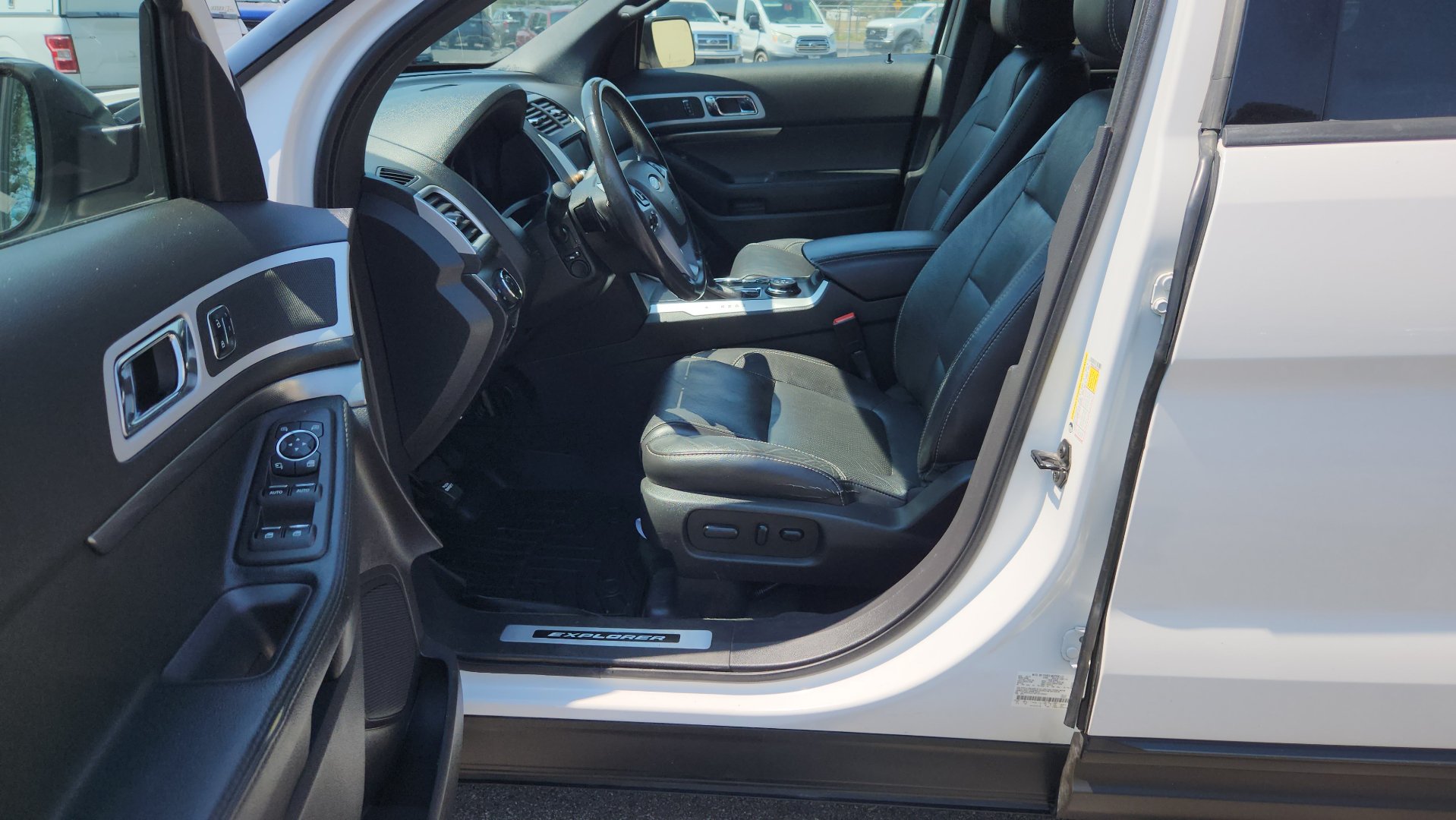 Used 2014 Ford Explorer Sport w/ Equipment Group 401A AWD/4WD image 17
