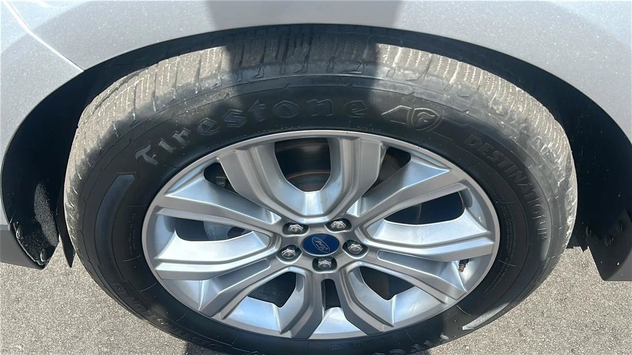 Used 2020 Ford Edge Titanium w/ Equipment Group 301A FWD image 15