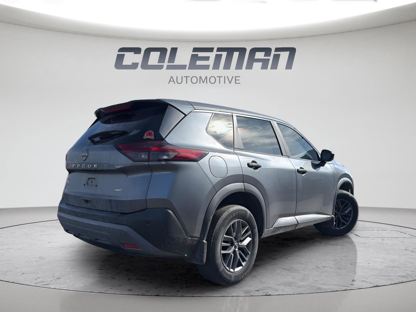 Used 2023 Nissan Rogue S image 4