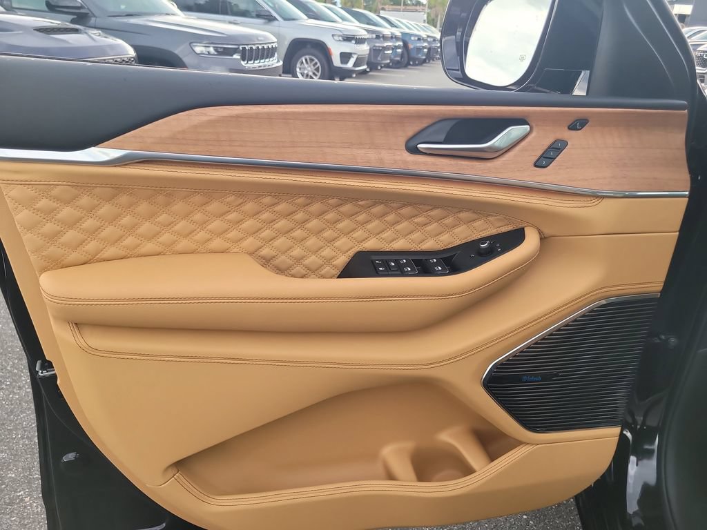 New 2026 Jeep Grand Cherokee Summit AWD/4WD image 18