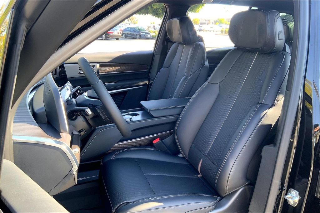 New 2026 Cadillac Vistiq Sport image 12