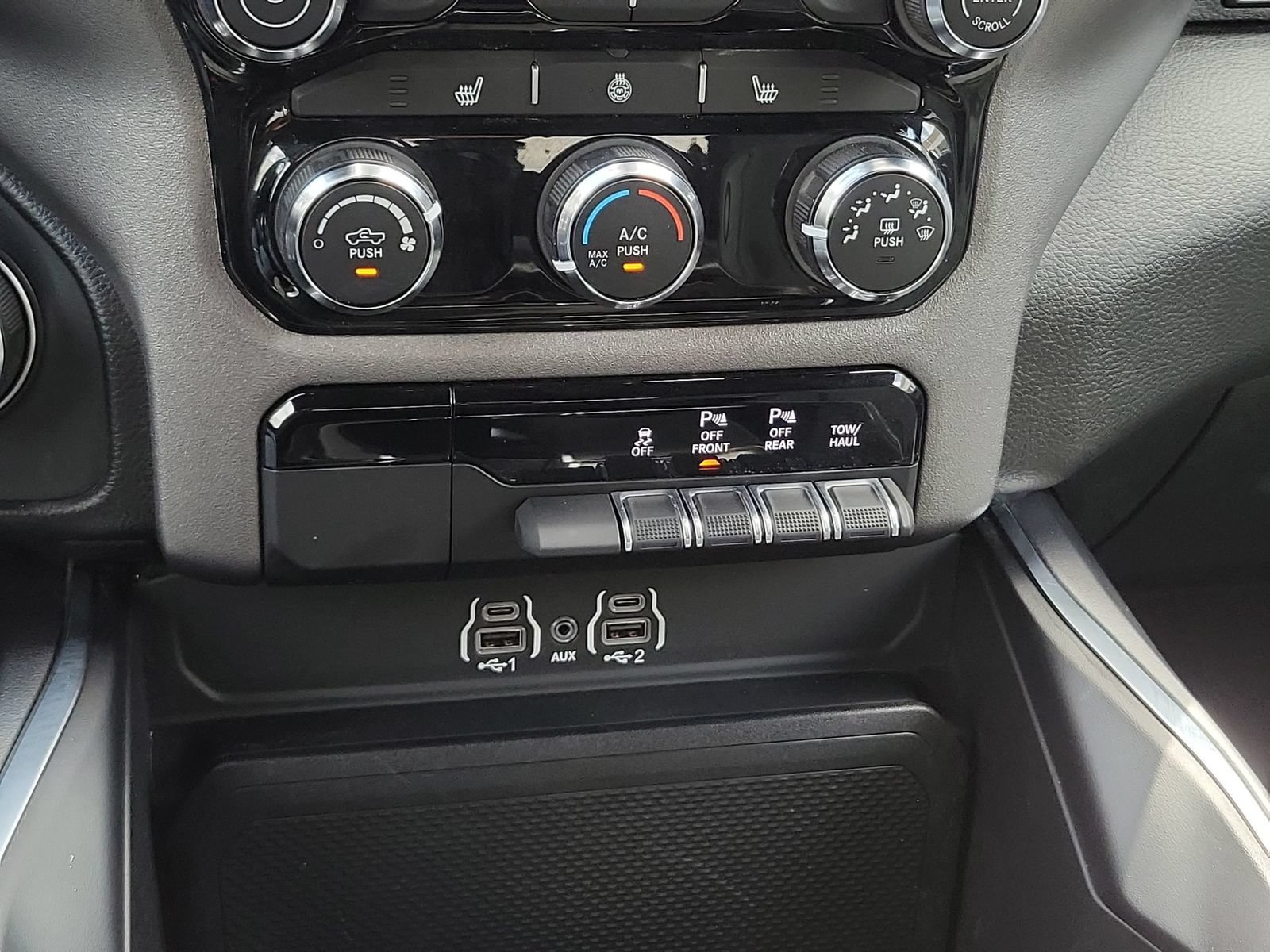 Used 2025 RAM 1500 Big Horn AWD/4WD image 33