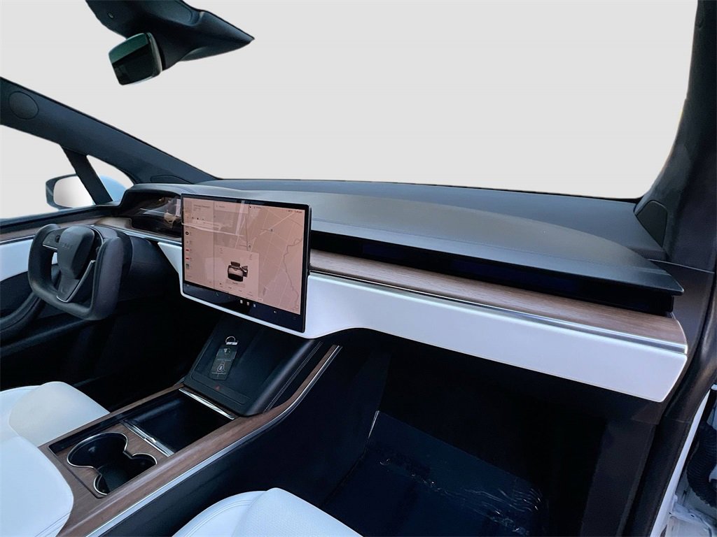 Used 2022 Tesla Model X image 29