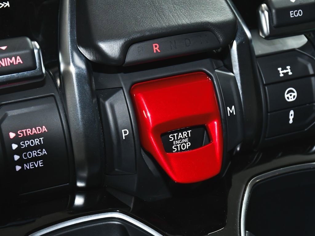 Used 2020 Lamborghini Urus image 35