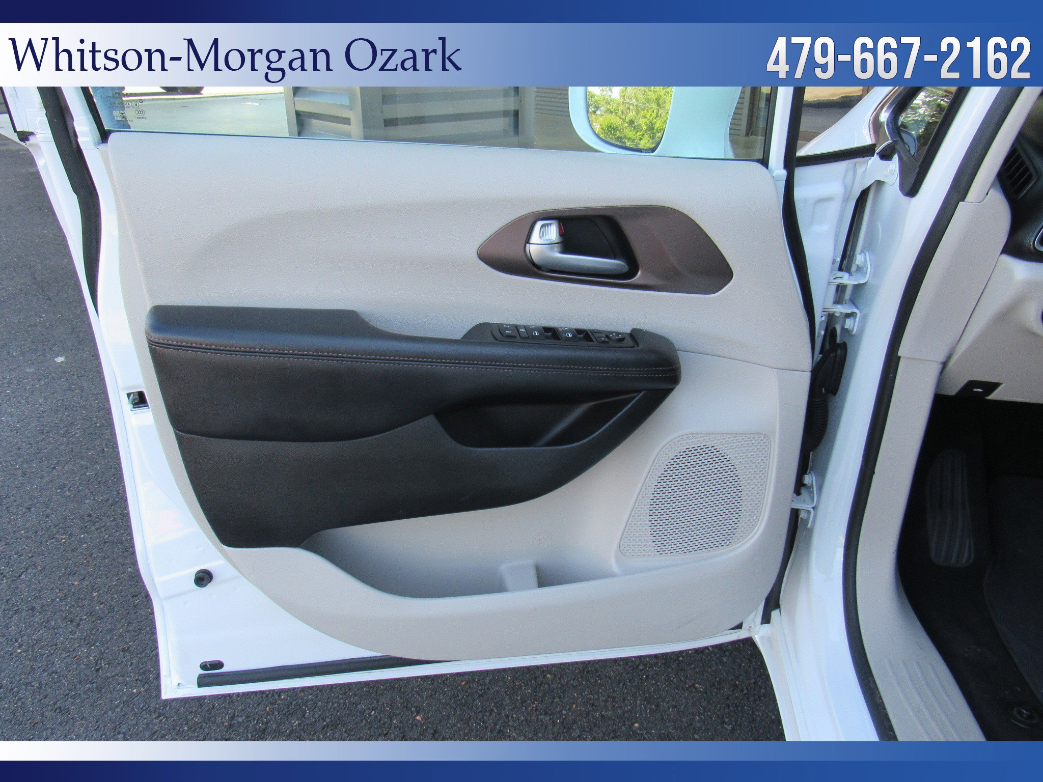 Used 2018 Chrysler Pacifica Touring Plus w/ Tire & Wheel Group image 33