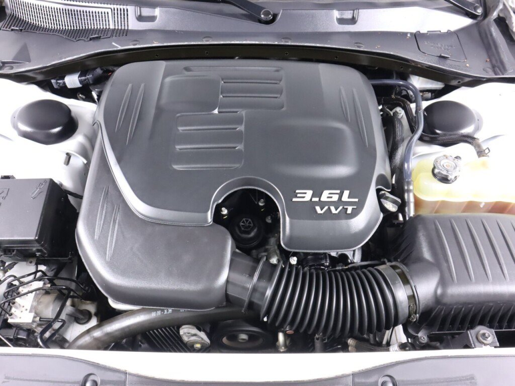 Used 2019 Dodge Charger SXT RWD image 36