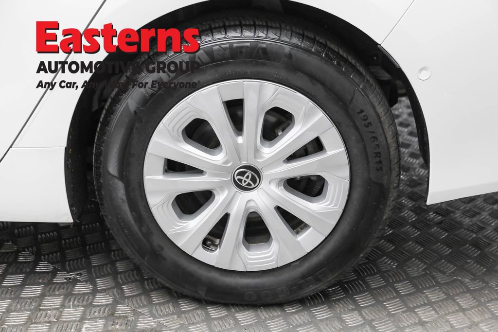 Used 2022 Toyota Prius LE image 8