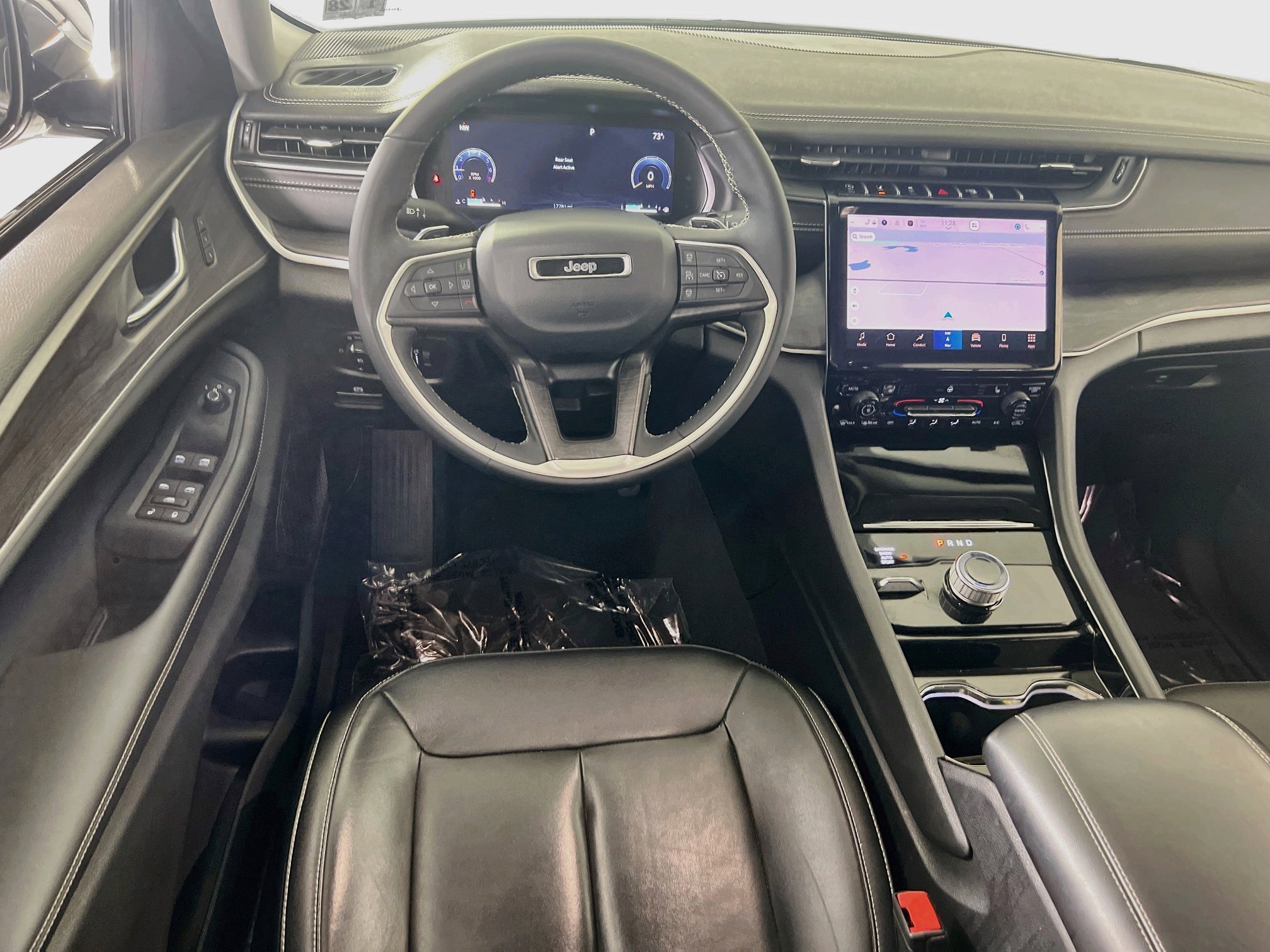 Used 2023 Jeep Grand Cherokee Limited image 22