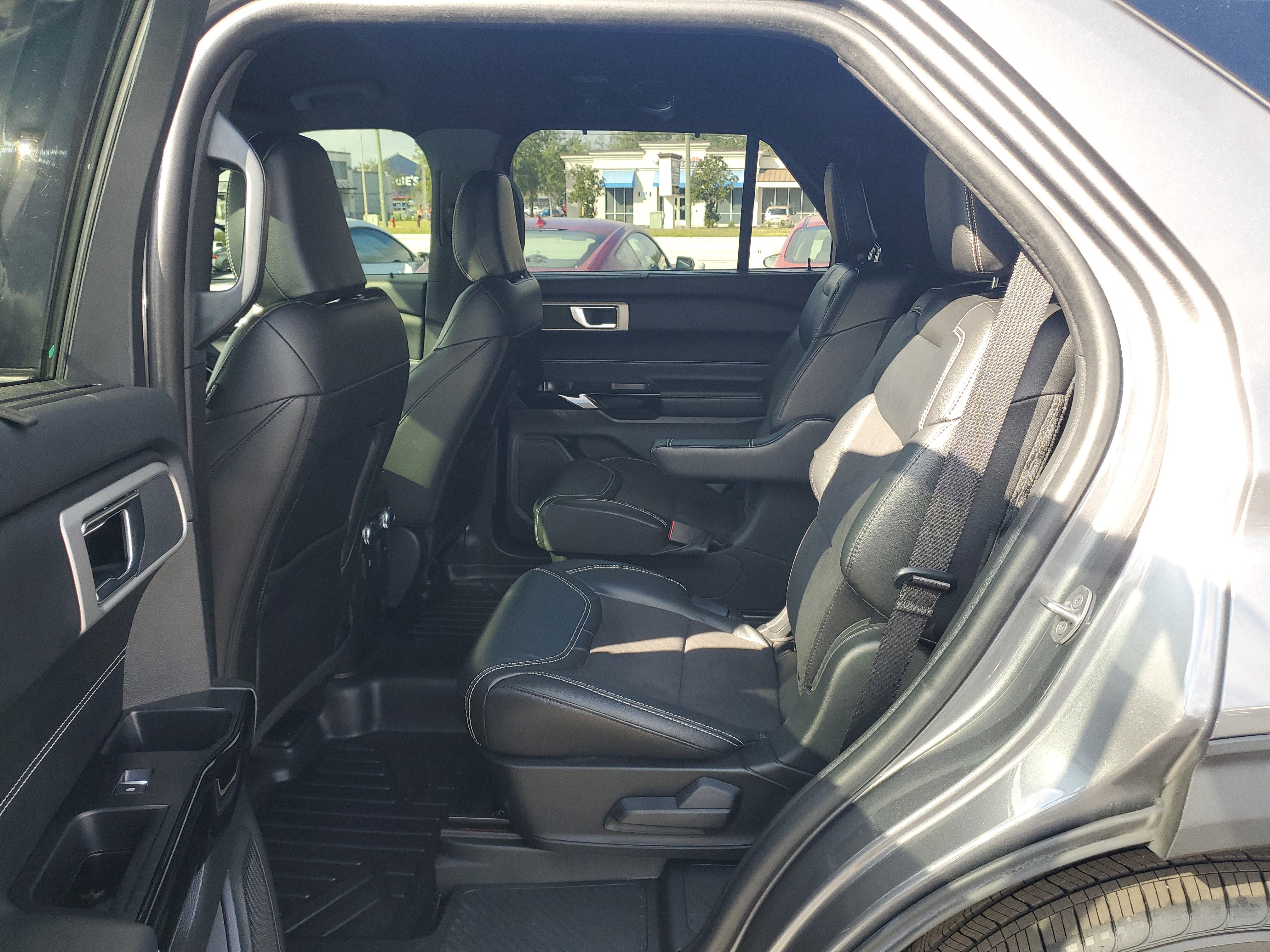 Used 2022 Ford Explorer ST image 24