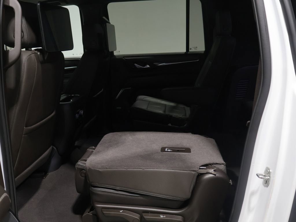 Used 2024 GMC Yukon XL Denali w/ Denali Reserve Package AWD/4WD image 19