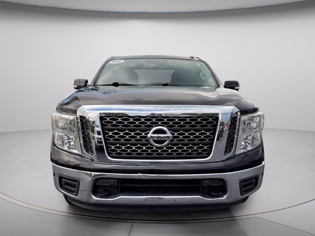 Used 2018 Nissan Titan SV w/ SV Convenience Package AWD/4WD image 4