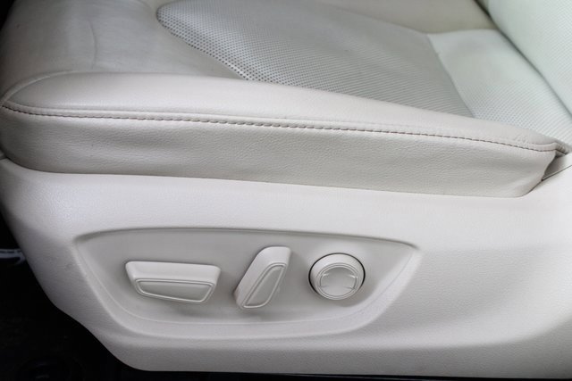 Used 2020 Toyota Camry XLE image 14