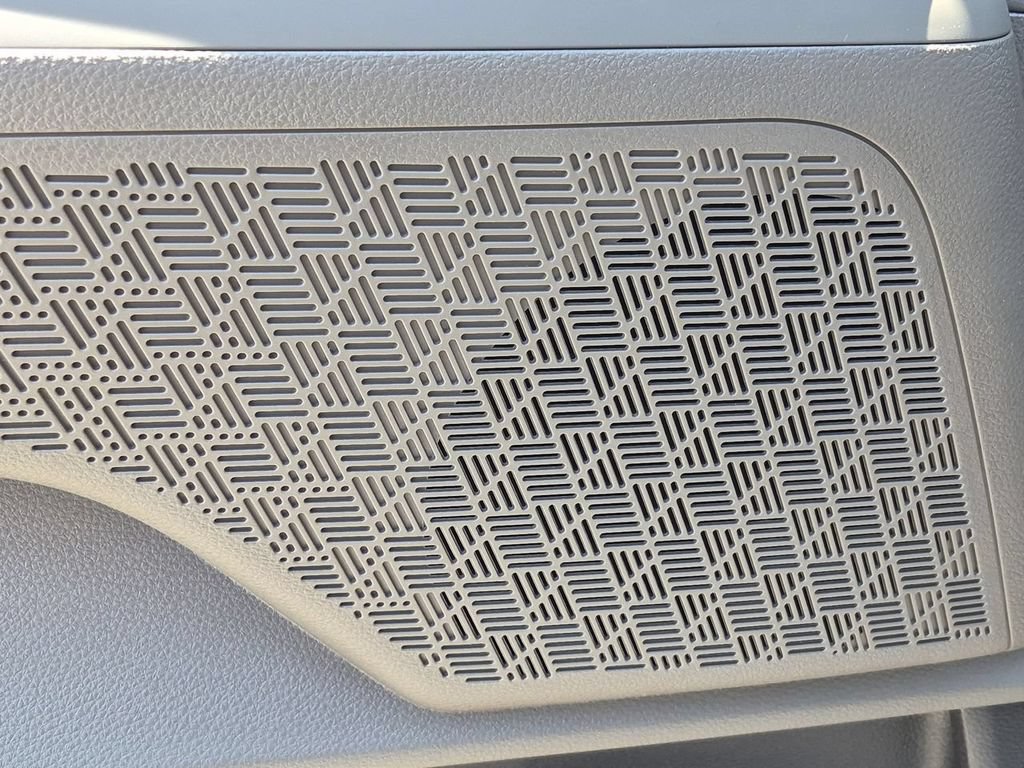 New 2026 Kia Carnival EX FWD image 24