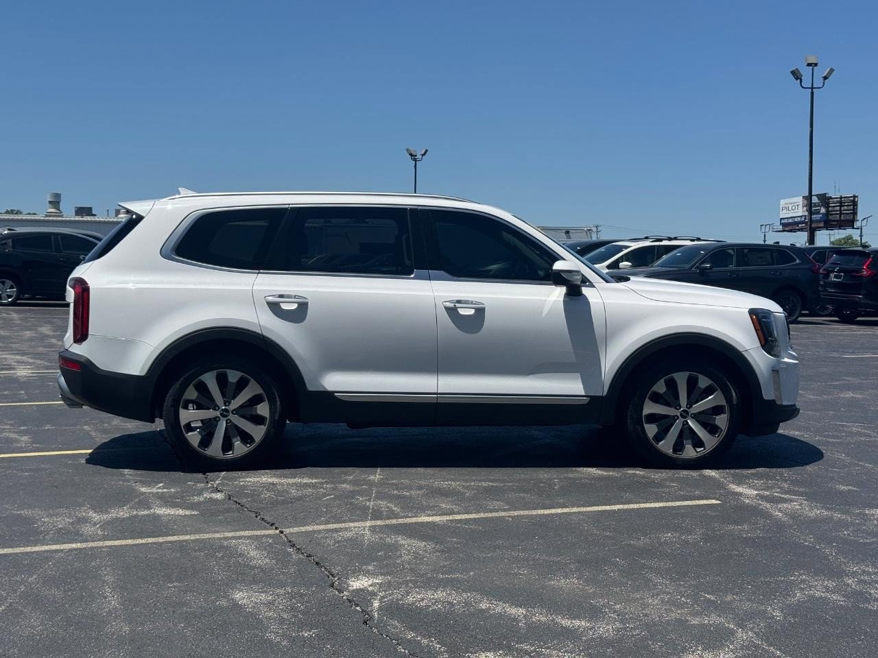 Used 2022 Kia Telluride S AWD/4WD image 3