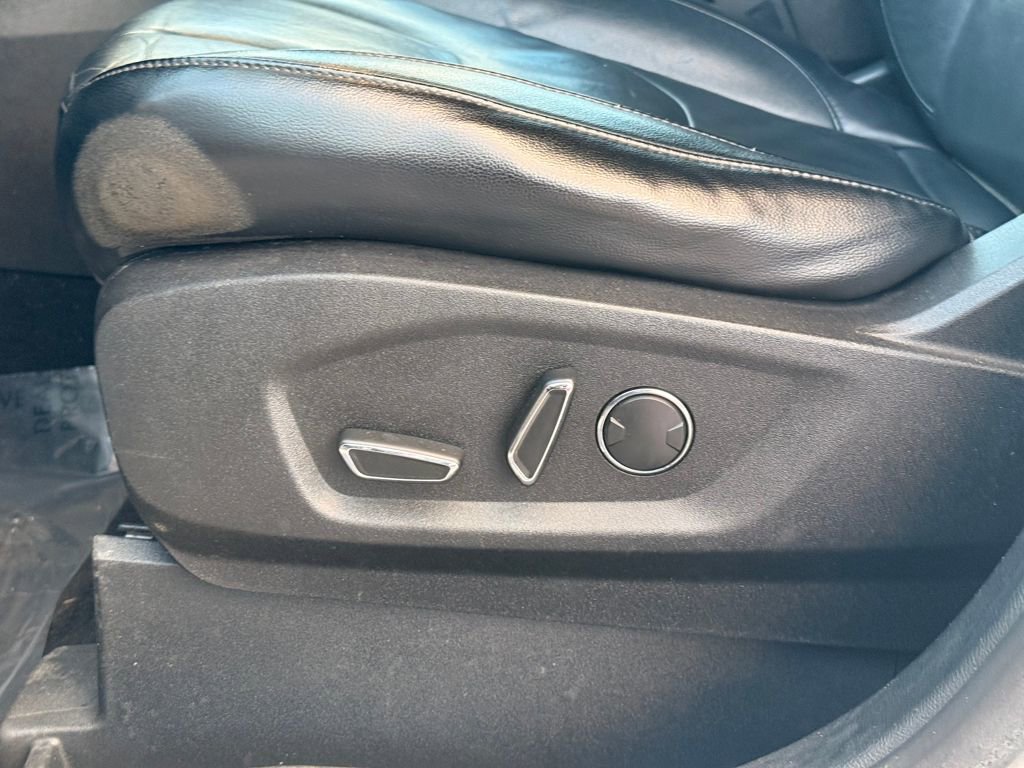 Used 2015 Ford Edge Titanium image 29