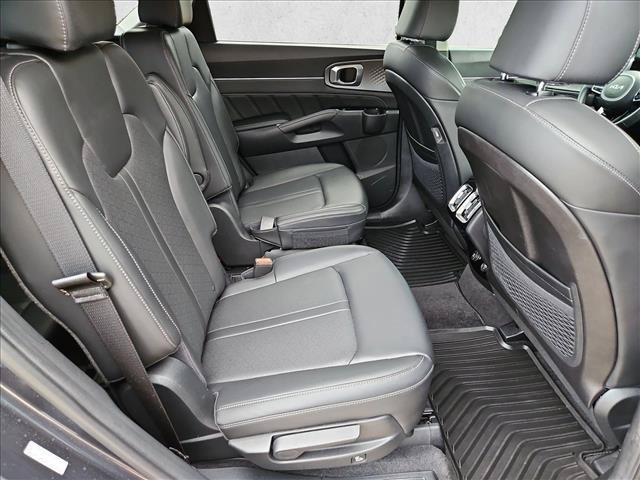 Used 2023 Kia Sorento SX AWD/4WD image 22