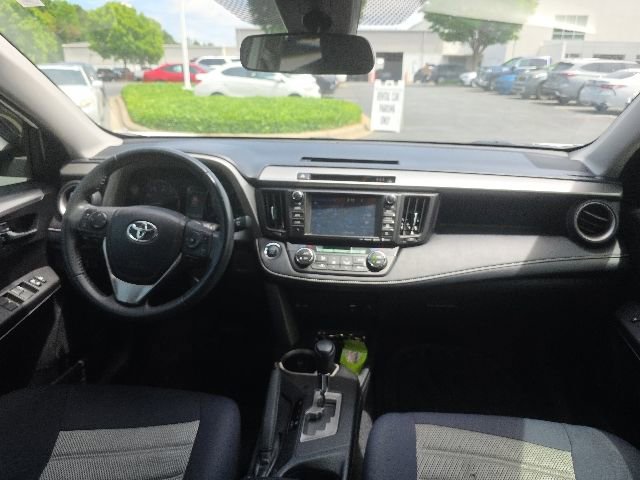 Used 2017 Toyota RAV4 XLE FWD image 12
