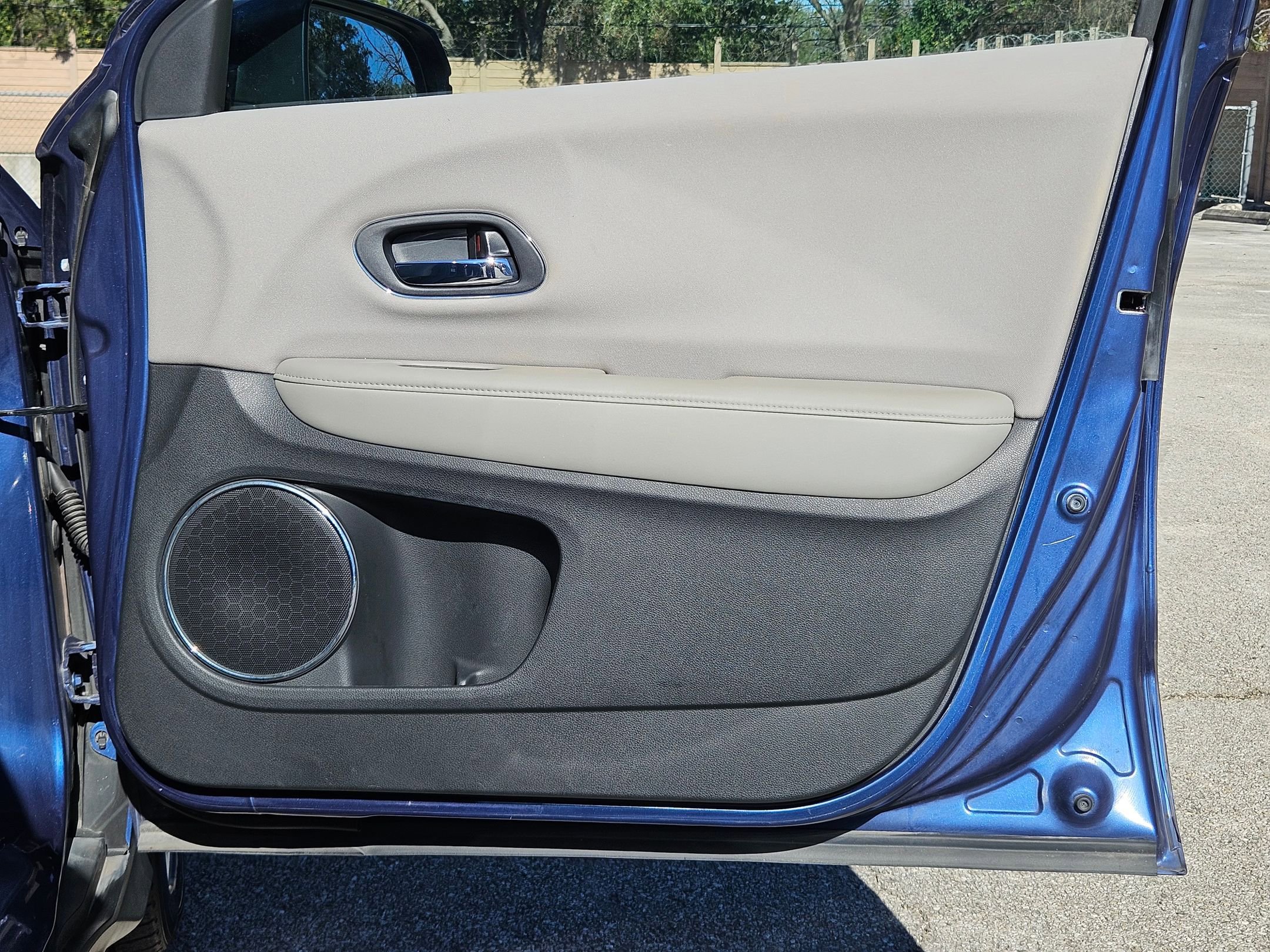 Used 2016 Honda HR-V EX image 30