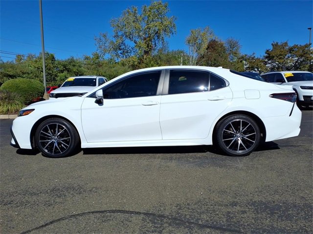 Used 2023 Toyota Camry SE image 6