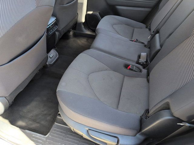 Used 2024 Toyota Highlander LE image 27