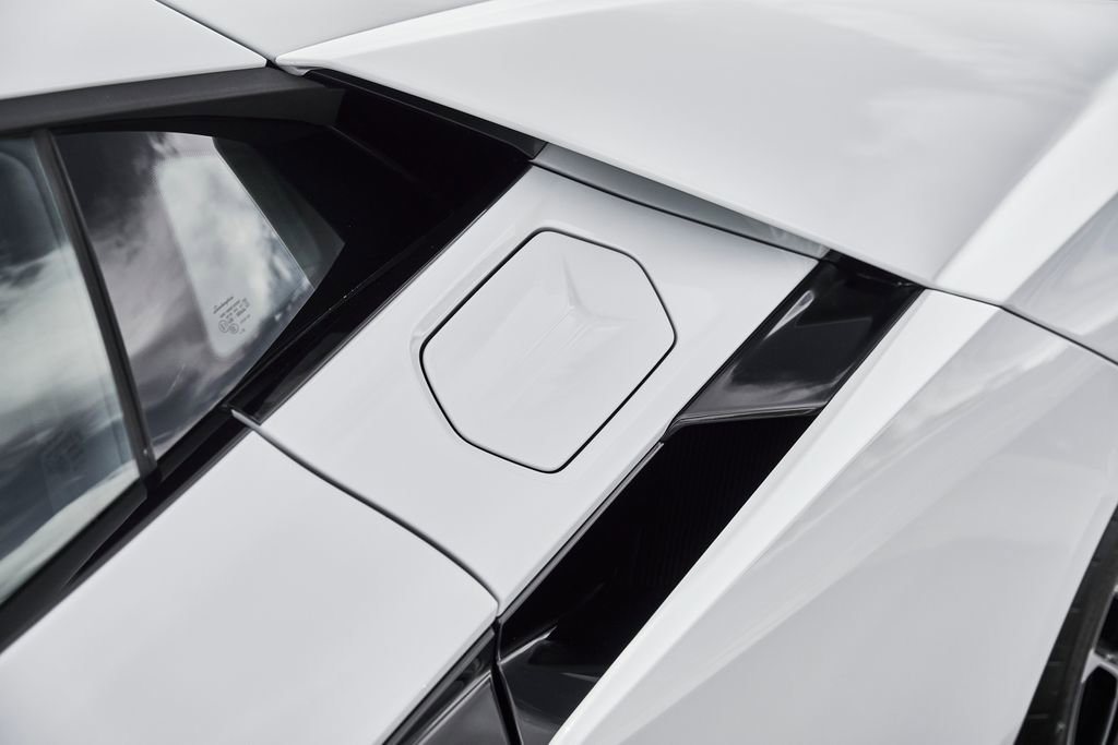 Used 2026 Lamborghini Revuelto AWD/4WD image 10