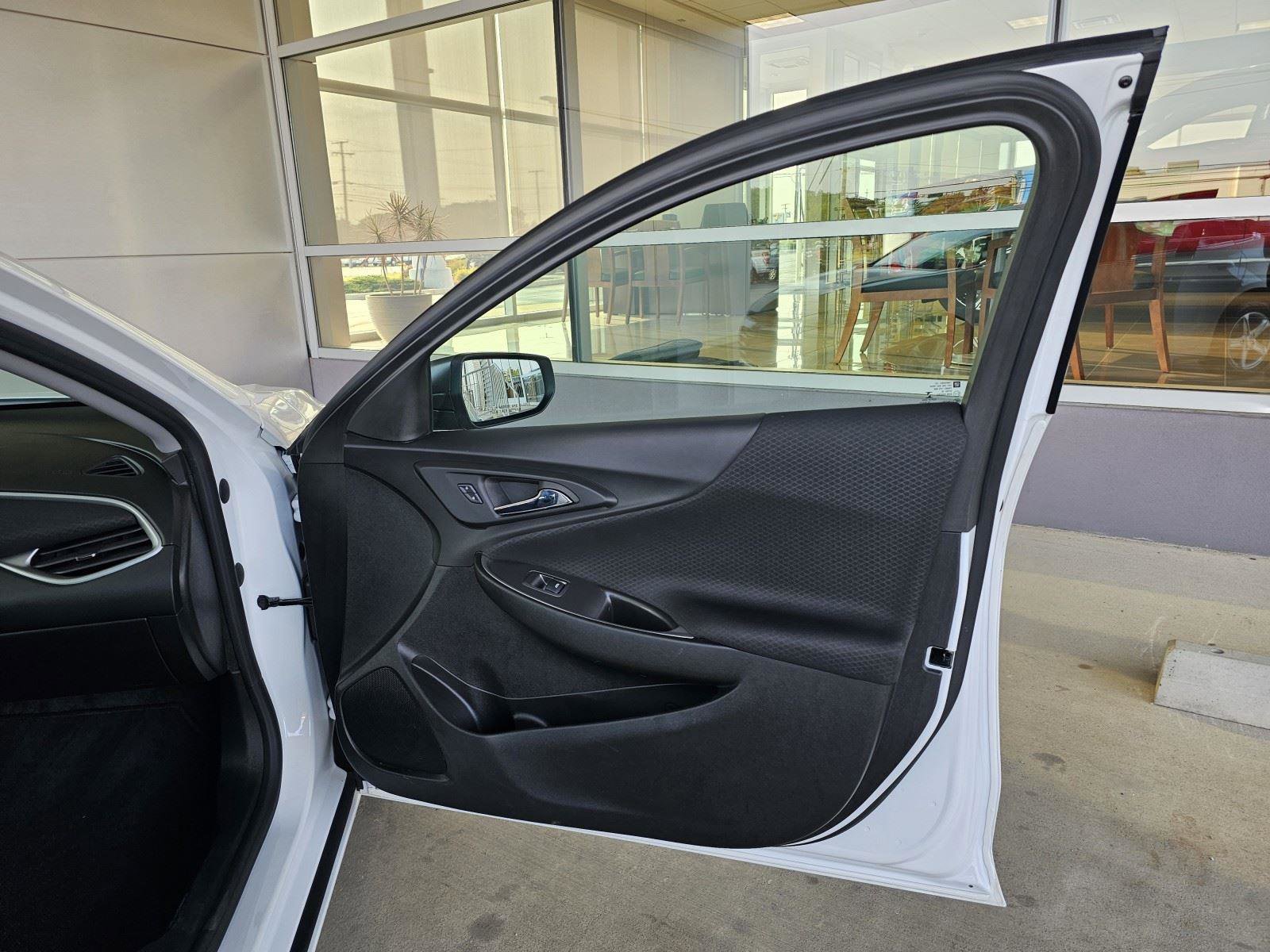 Used 2024 Chevrolet Malibu LT image 11