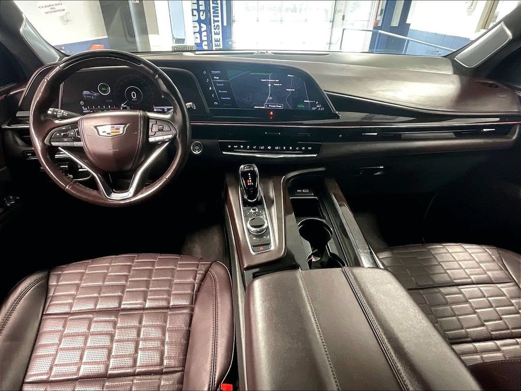 Used 2024 Cadillac Escalade Sport Platinum w/ Heavy-Duty Trailer Package AWD/4WD image 22