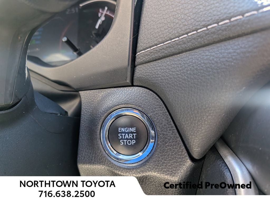 Used 2025 Toyota RAV4 XLE AWD/4WD image 20