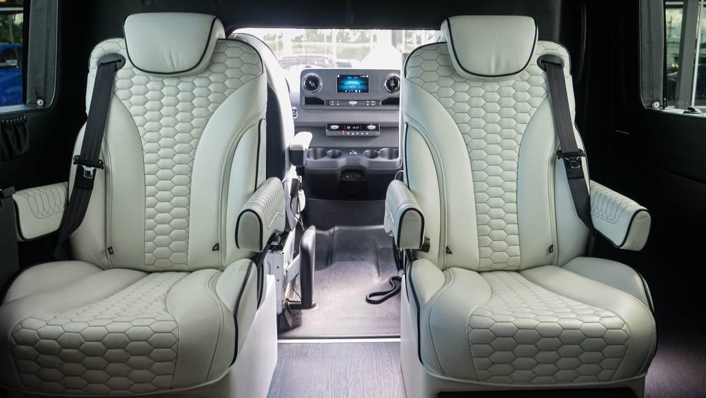 Used 2020 Mercedes-Benz Sprinter 3500 image 91