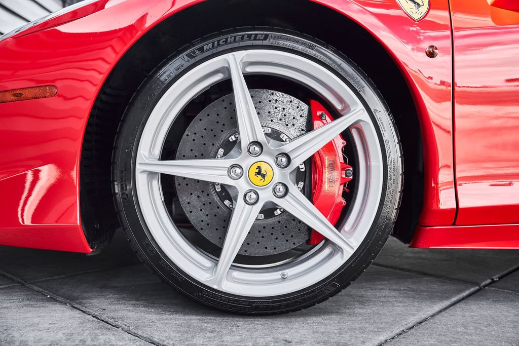 Used 2012 Ferrari 458 Spider RWD image 3
