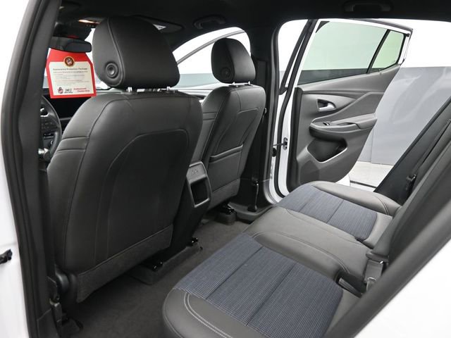 Used 2025 Buick Envista Preferred image 13