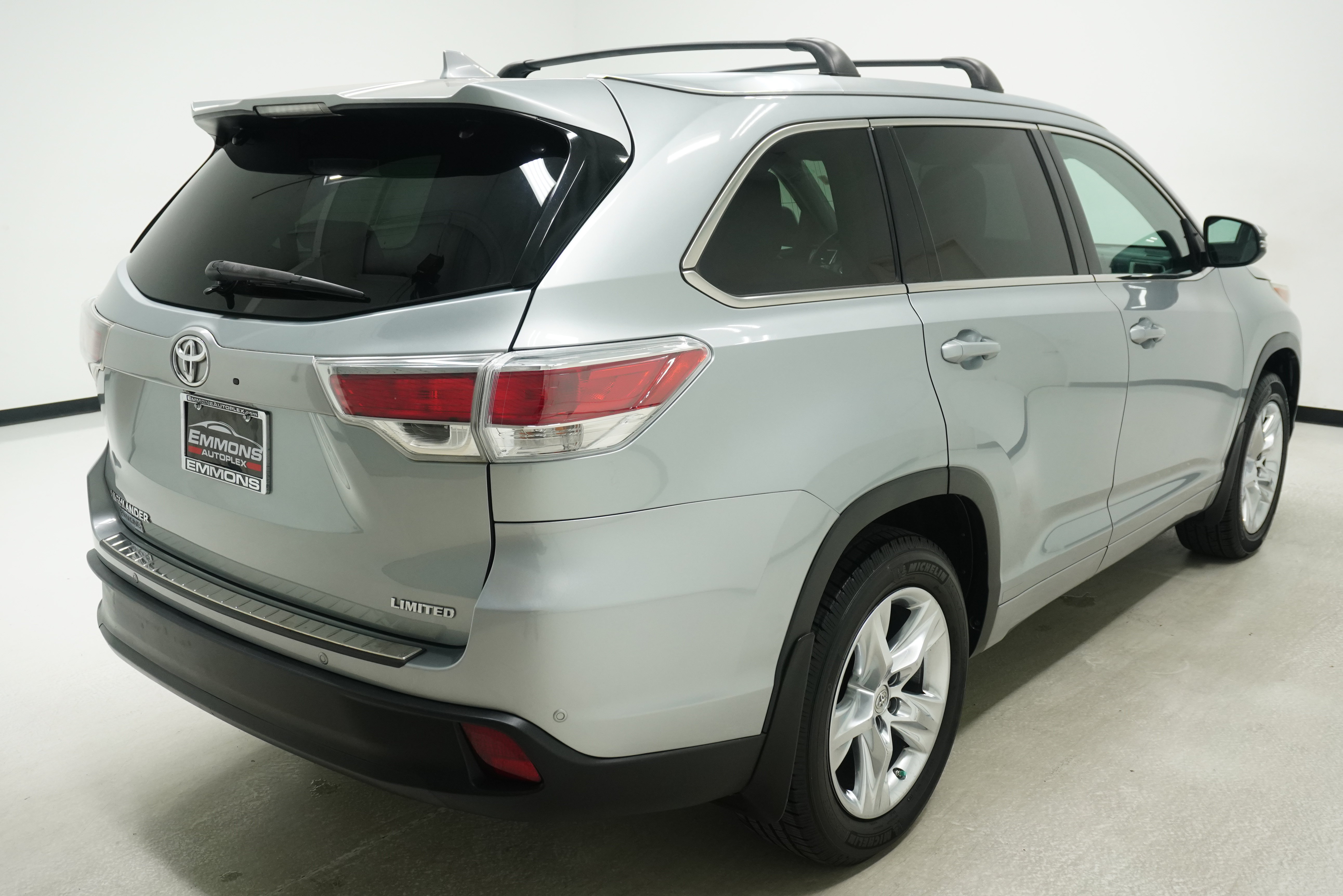 Used 2015 Toyota Highlander Limited FWD image 4