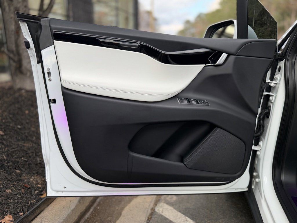 Used 2020 Tesla Model X Long Range image 27