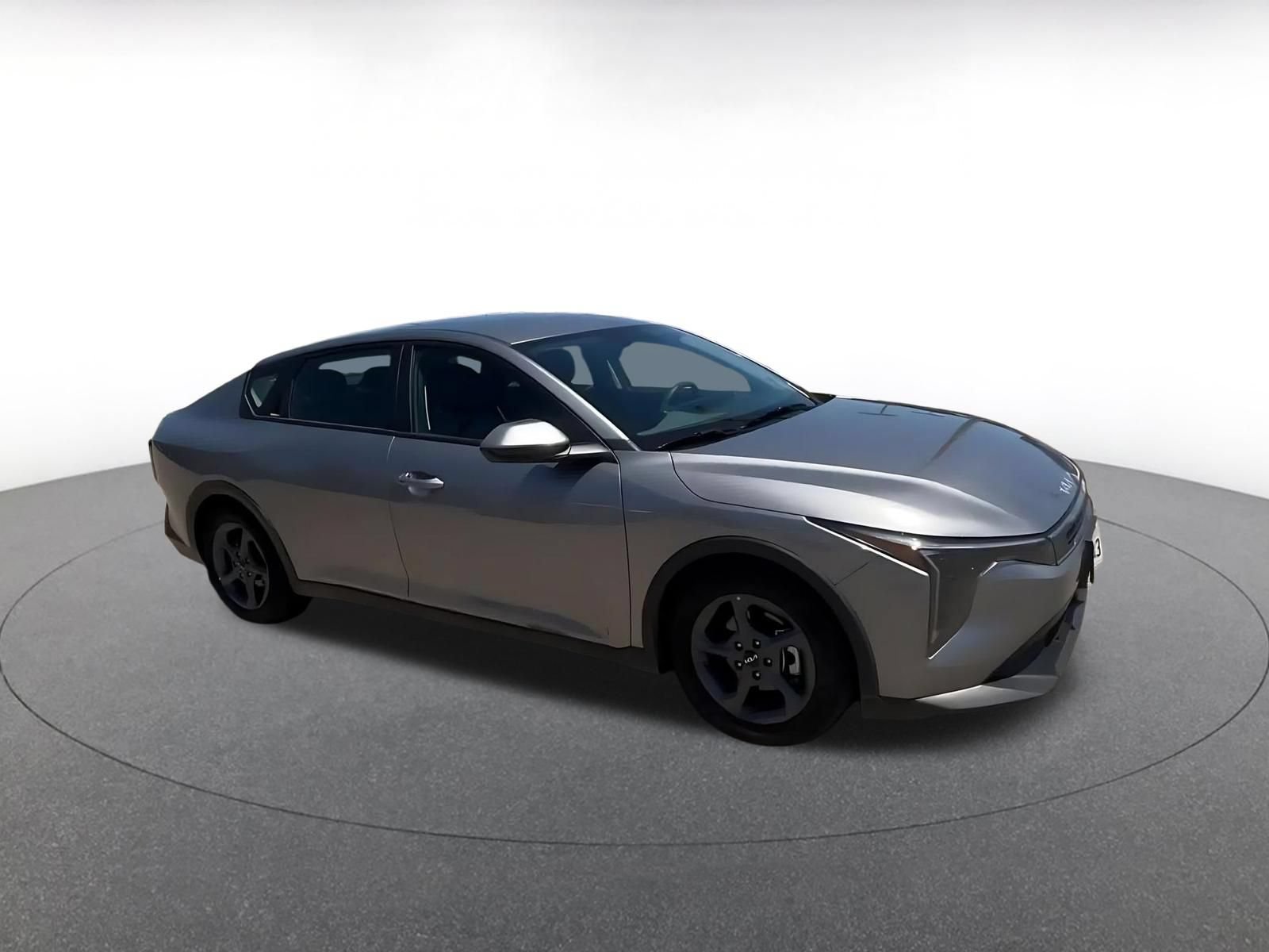 Used 2025 Kia K4 FWD image 2