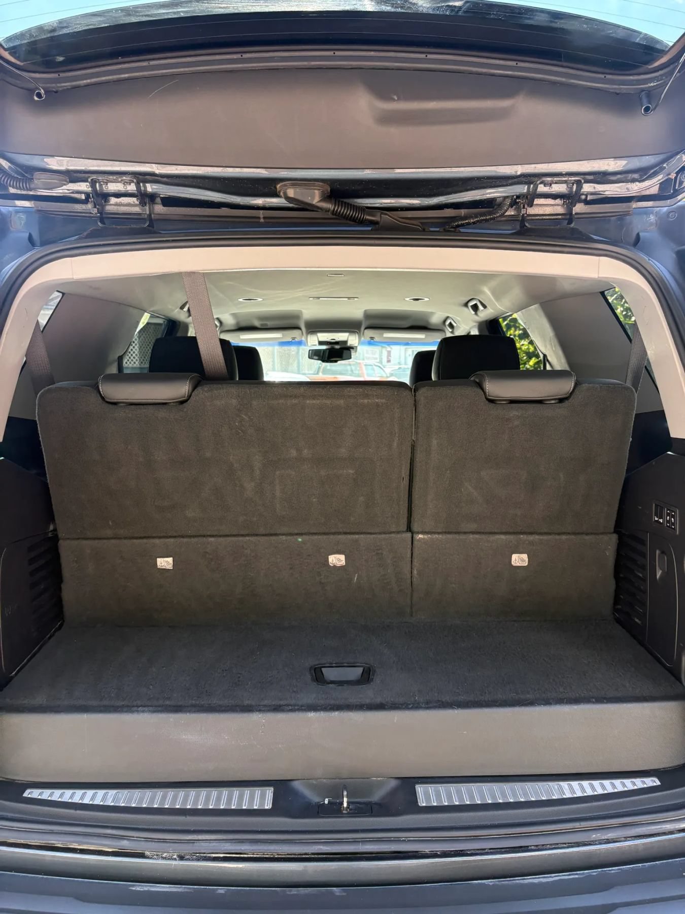 Used 2019 Chevrolet Tahoe Premier w/ RST 6.2L Performance Edition AWD/4WD image 26